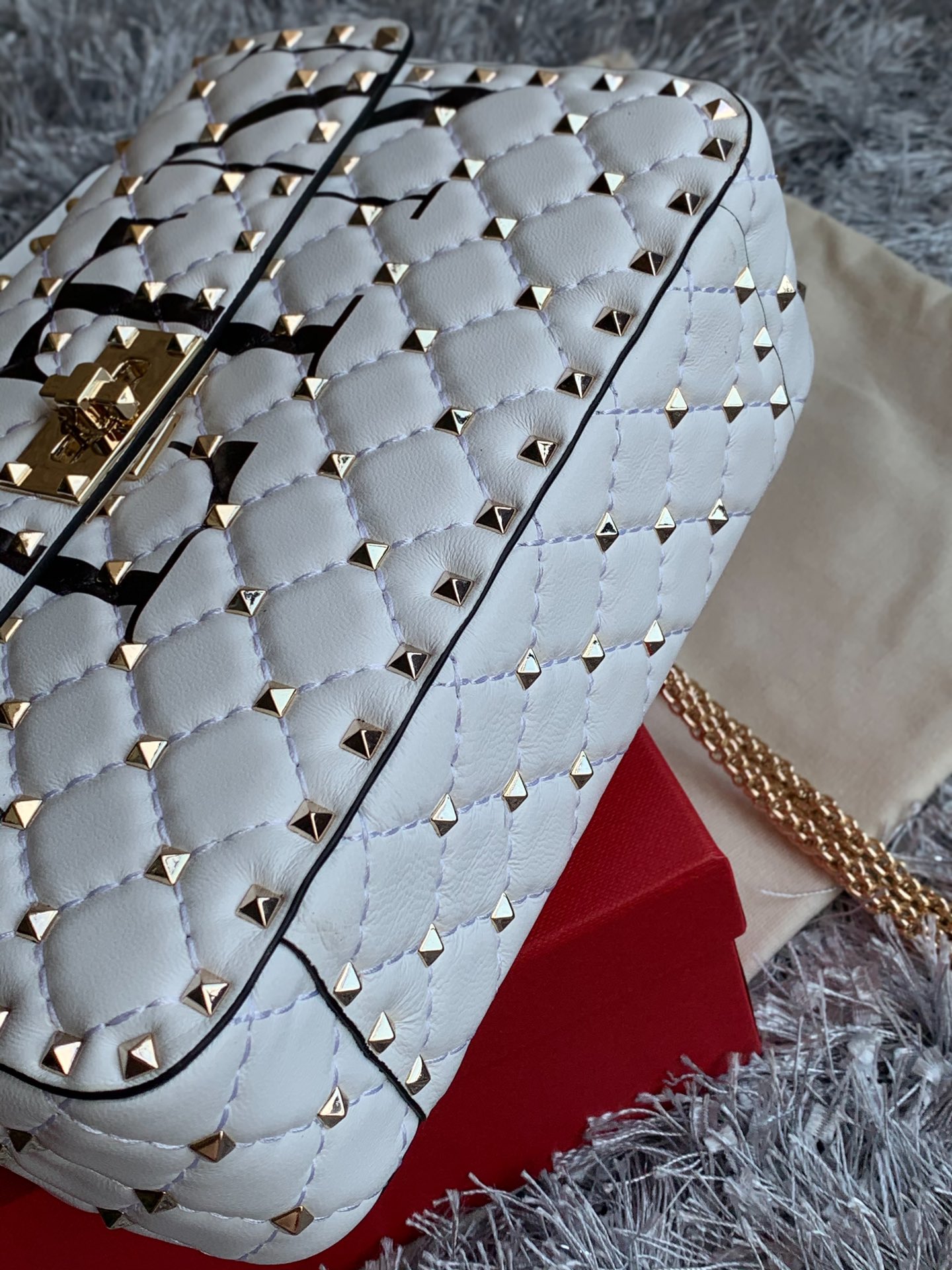 Valentino Garavani Rockstud Spike Medium Chain Bag in Ivory Supple Lambskin Nappa